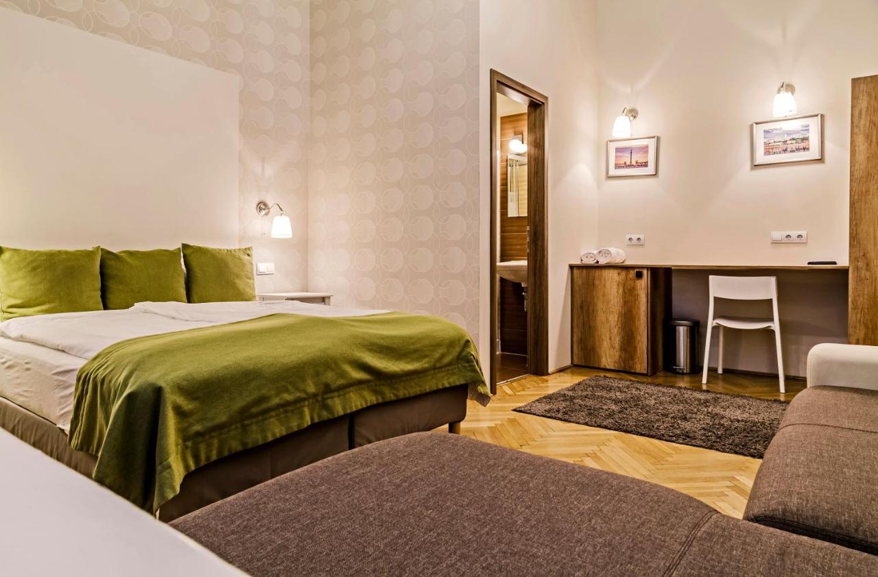 The Cream Bed & Breakfast Budapest Bagian luar foto